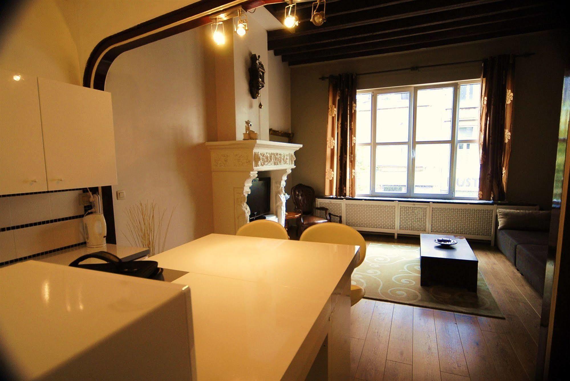 Aparthotel Van Hecke Anversa Esterno foto